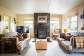 Stunning country home with Hot Tub and Sauna